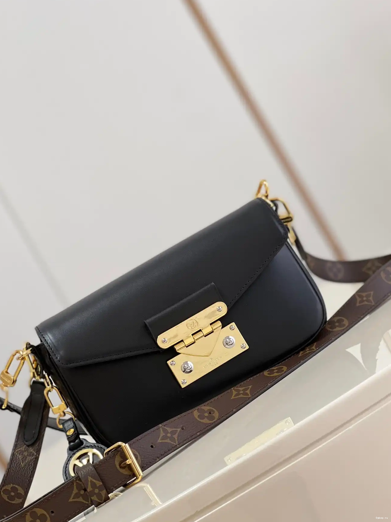 Louis SWING Vuitton 0429
